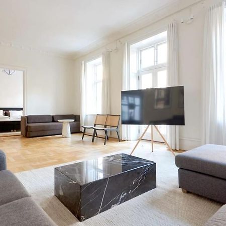 Moderen And Sleek 3Br With Bath By The Lakes And Metro Copenaghen Esterno foto