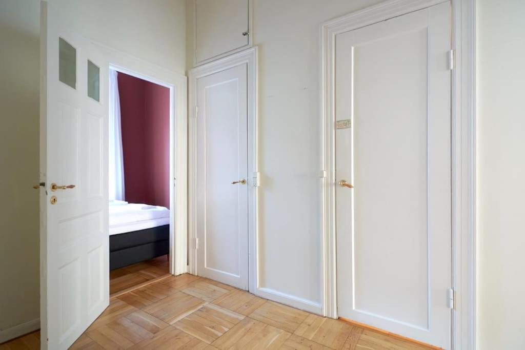 Moderen And Sleek 3Br With Bath By The Lakes And Metro Copenaghen Esterno foto