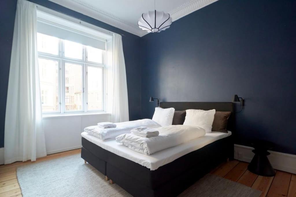 Moderen And Sleek 3Br With Bath By The Lakes And Metro Copenaghen Esterno foto