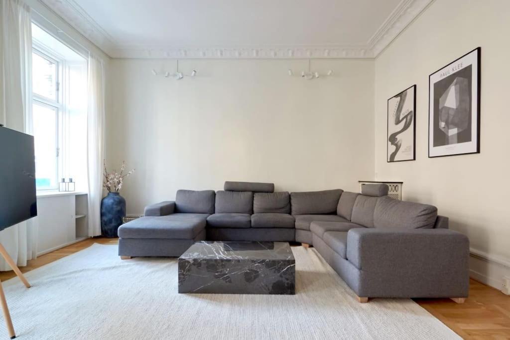 Moderen And Sleek 3Br With Bath By The Lakes And Metro Copenaghen Esterno foto