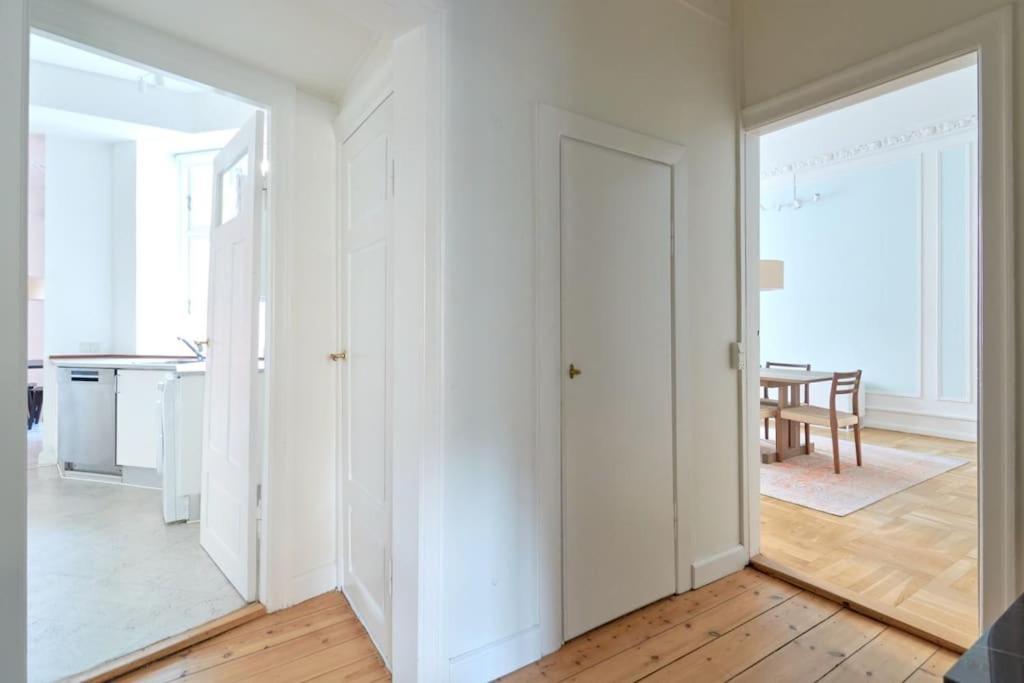 Moderen And Sleek 3Br With Bath By The Lakes And Metro Copenaghen Esterno foto