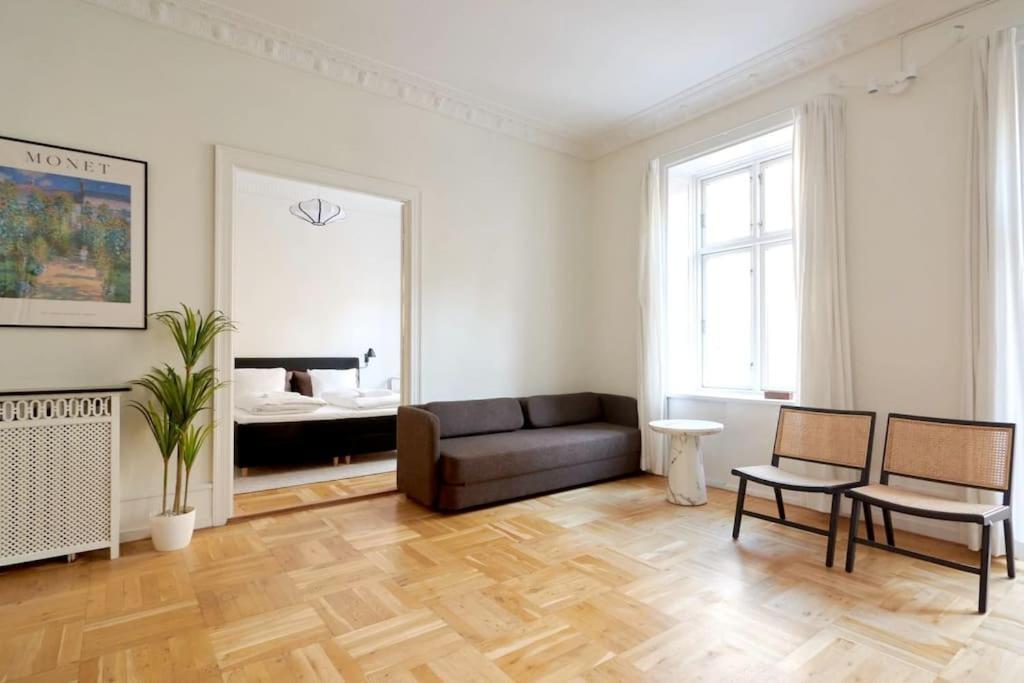 Moderen And Sleek 3Br With Bath By The Lakes And Metro Copenaghen Esterno foto
