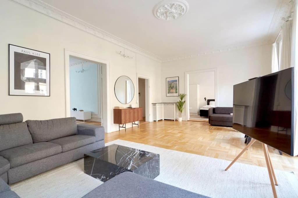 Moderen And Sleek 3Br With Bath By The Lakes And Metro Copenaghen Esterno foto