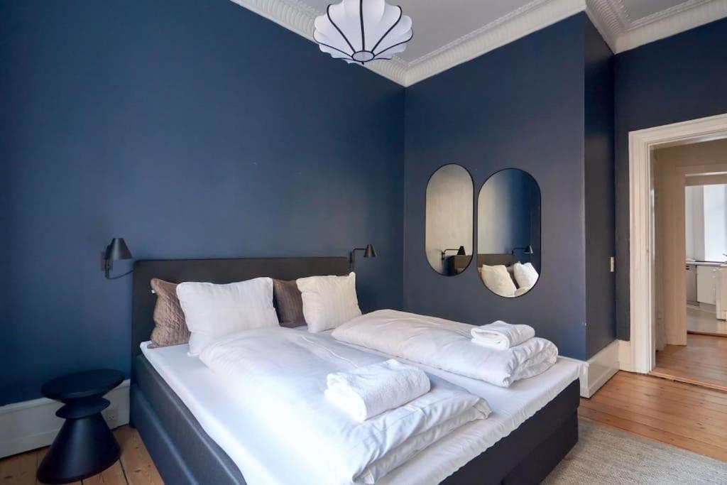 Moderen And Sleek 3Br With Bath By The Lakes And Metro Copenaghen Esterno foto