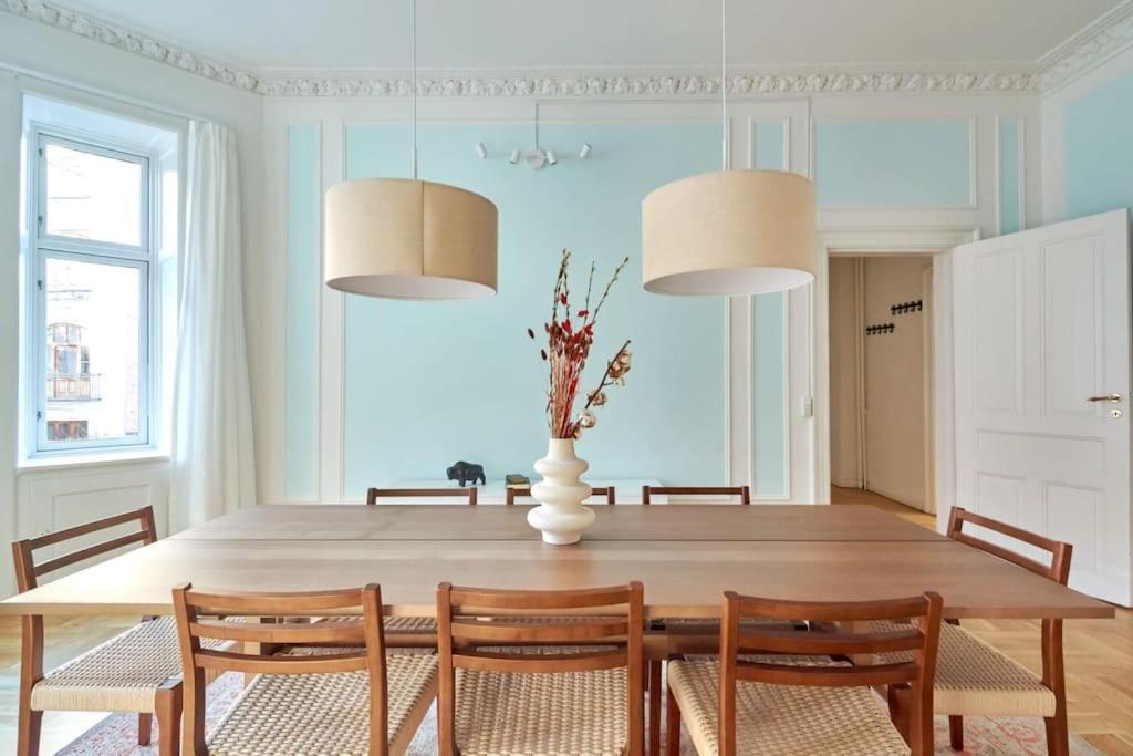 Moderen And Sleek 3Br With Bath By The Lakes And Metro Copenaghen Esterno foto