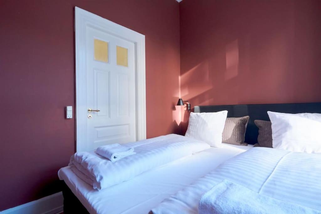 Moderen And Sleek 3Br With Bath By The Lakes And Metro Copenaghen Esterno foto
