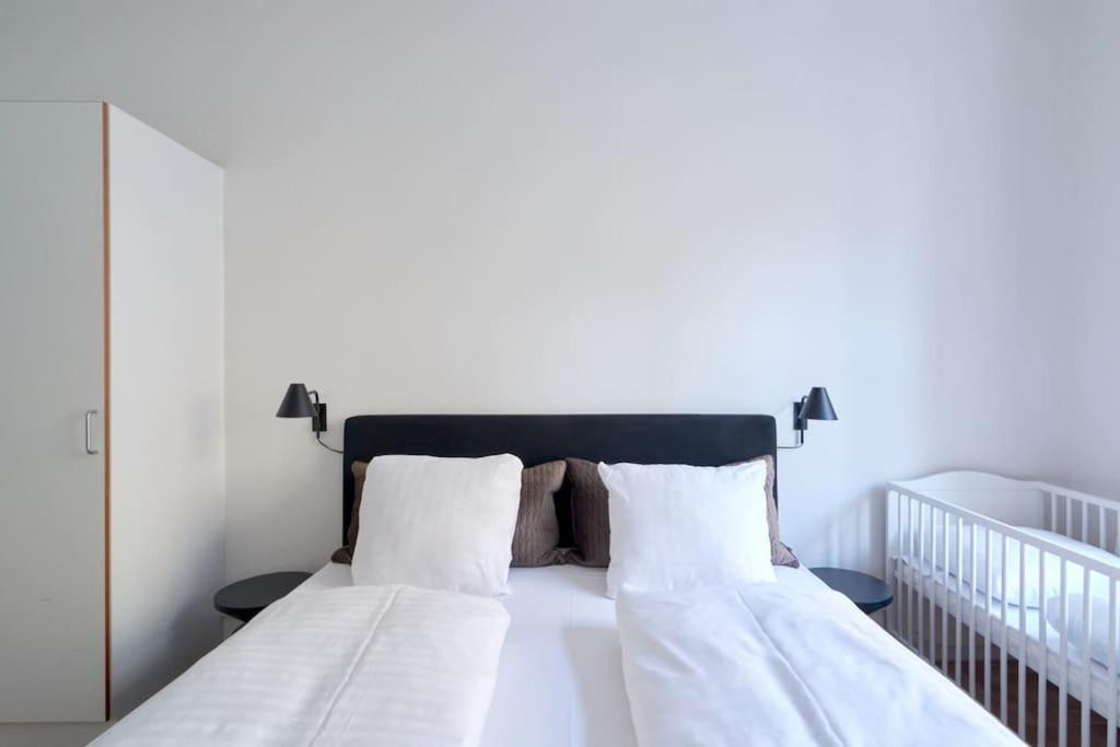 Moderen And Sleek 3Br With Bath By The Lakes And Metro Copenaghen Esterno foto